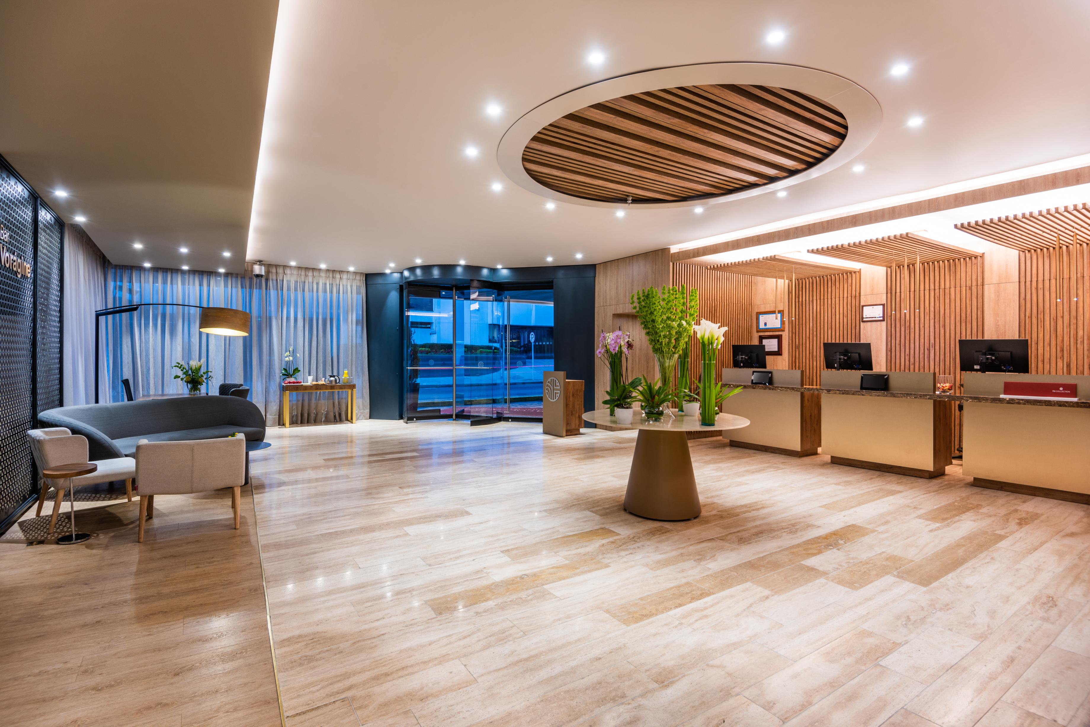 Hotel NH Collection Royal WTC Bogotá Exterior foto Lobby