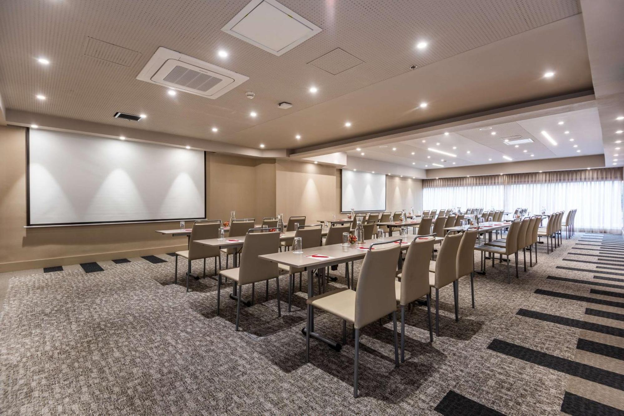Hotel NH Collection Royal WTC Bogotá Exterior foto Meeting room