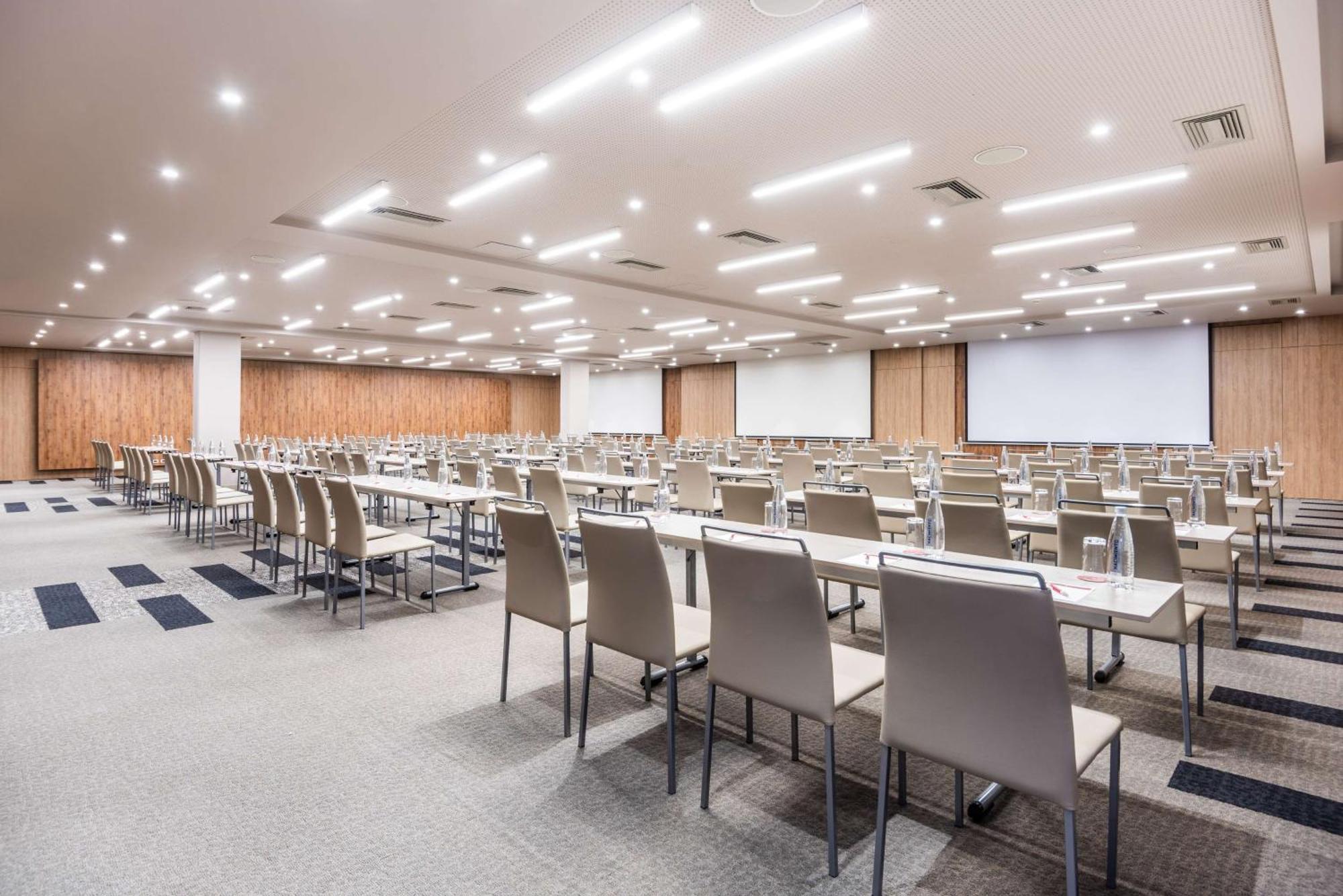 Hotel NH Collection Royal WTC Bogotá Exterior foto The main conference room