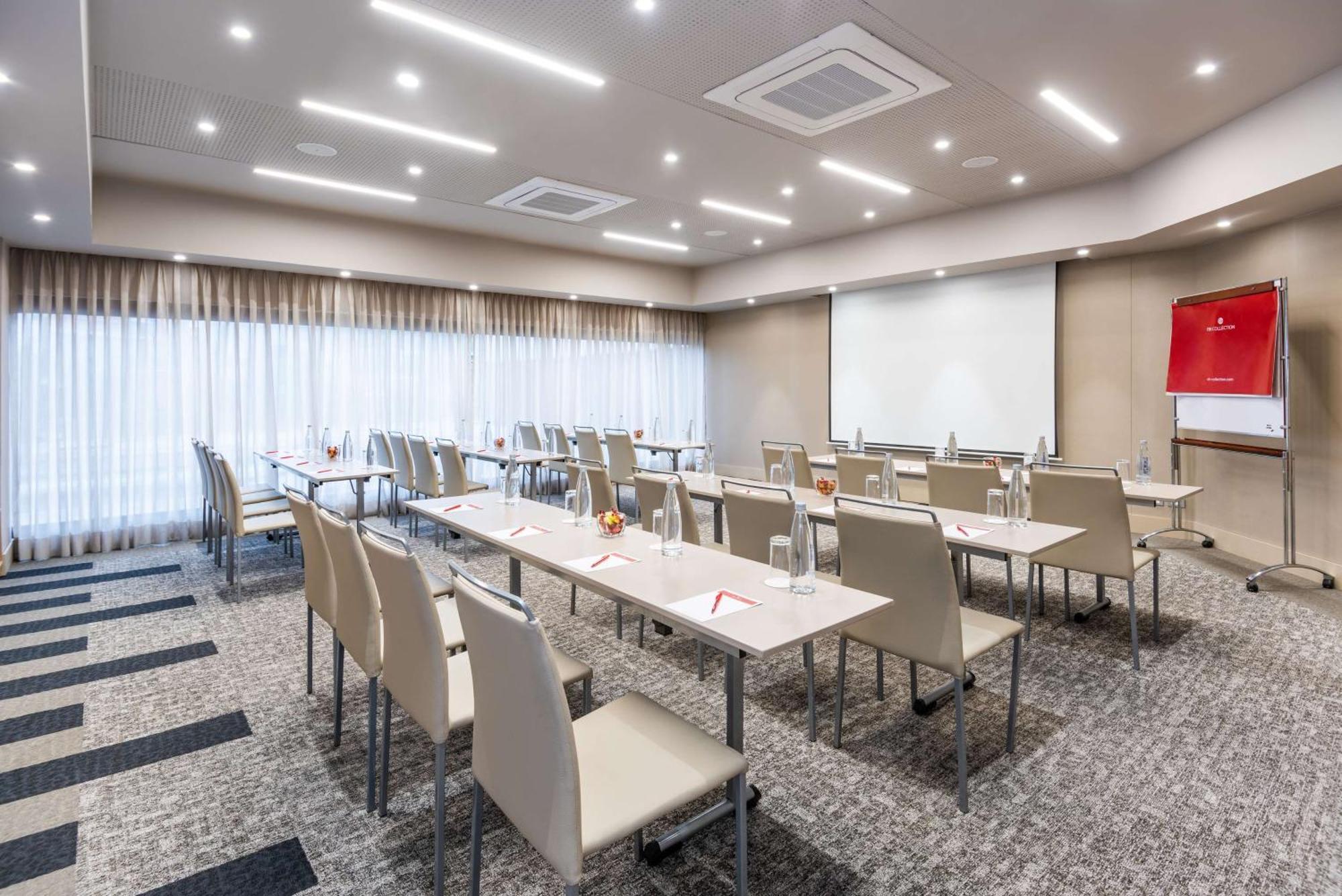 Hotel NH Collection Royal WTC Bogotá Exterior foto Meeting room