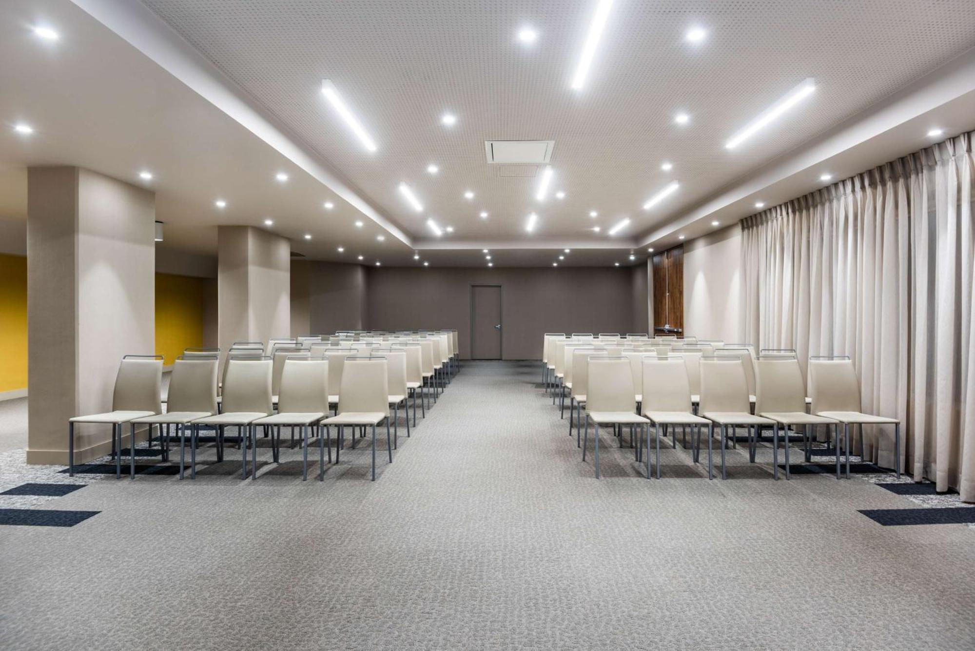 Hotel NH Collection Royal WTC Bogotá Exterior foto Meeting room