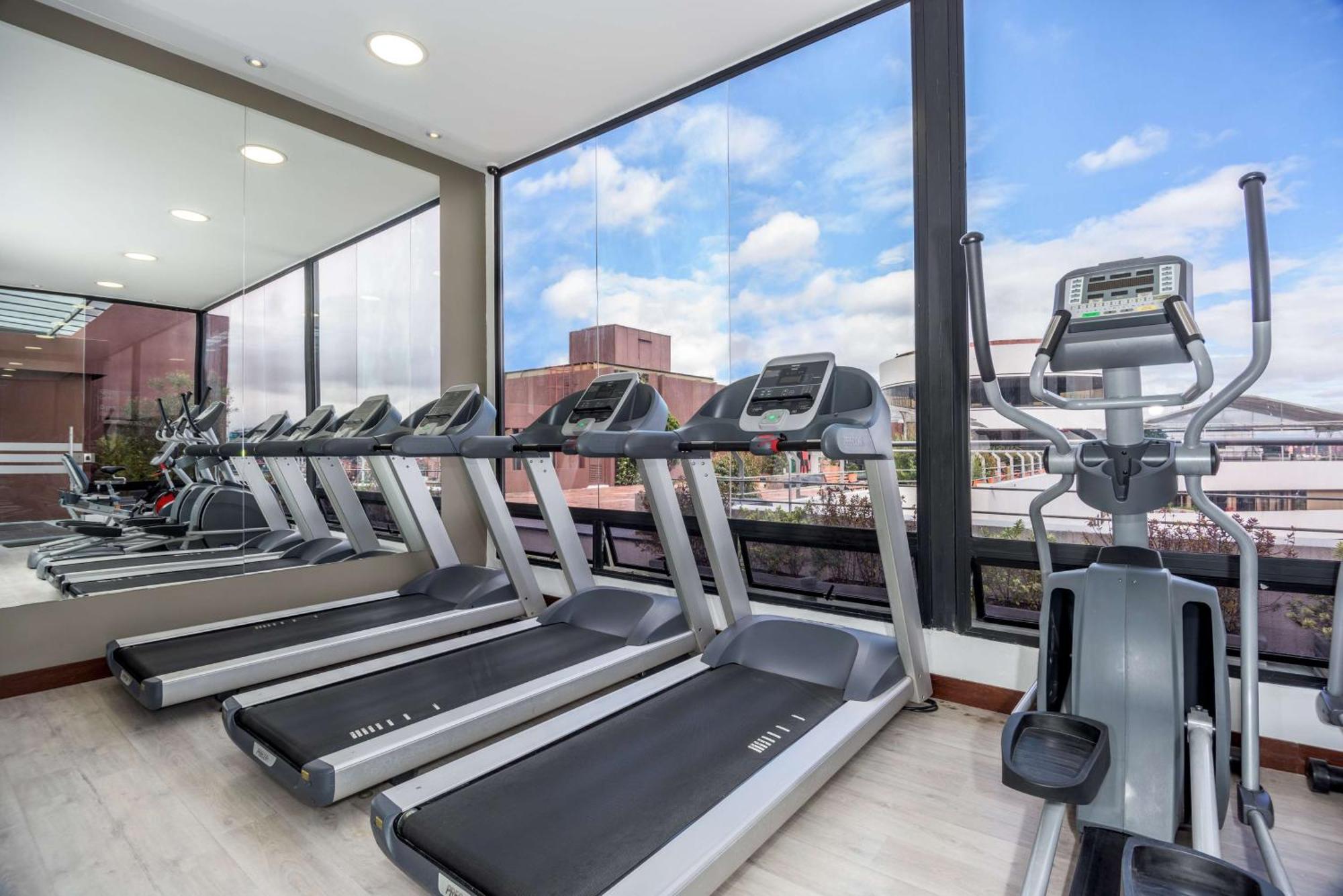 Hotel NH Collection Royal WTC Bogotá Exterior foto The gym at the hotel