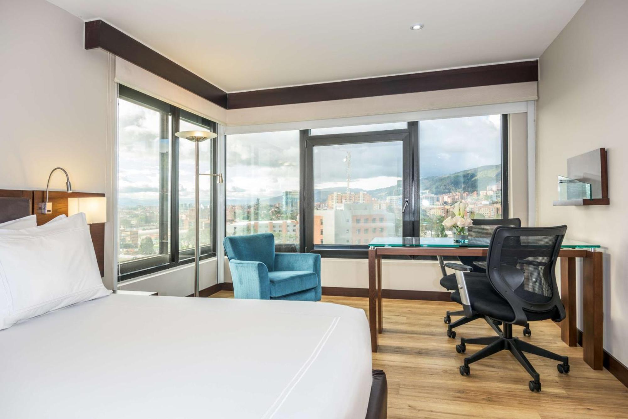 Hotel NH Collection Royal WTC Bogotá Exterior foto A guest room at the Hotel